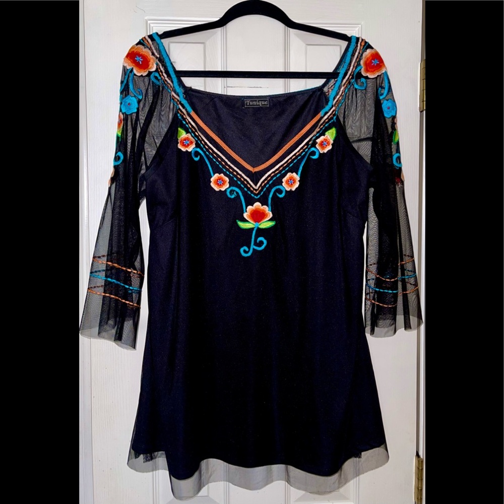 🌼Tunique- Black Sheer Blouse w 3/4 Flared Sleeves & Floral Embroidery🌺